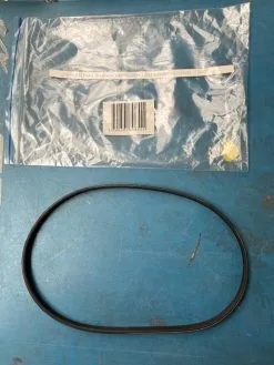 LEMAN - Courroie Poly-V Inciseur 660 (rep.94) De La Figure D Pour COM310